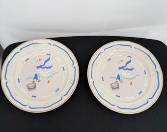 Set di 2 piatti piani vintage Newcor in gres, modello Countryside 6005 con oca e anatra, del 1987.
