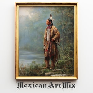 Könnte beinhalten: Gerahmtes Gemälde eines amerikanischen Ureinwohners in traditioneller Kleidung an einem Fluss. Der Mann trägt einen Federkopfschmuck, einen Fransenleder-Mantel und hält ein Messer. Das Kunstwerk ist in einem Wald mit goldenem Rahmen, mit Text "Mexican Art Mix".