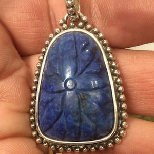 Beautiful sterling silver and lapis pendant