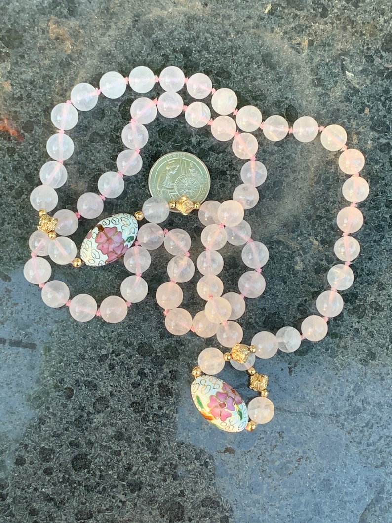 Amazing vintage rose quartz and cloisonn\u00e9 spring of gemstone beads and absolutely great condition these are a beautiful string of stones