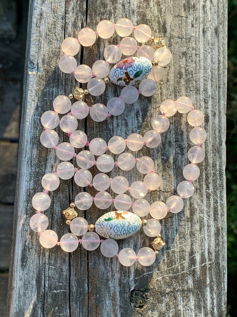 Amazing vintage rose quartz and cloisonn\u00e9 spring of gemstone beads and absolutely great condition these are a beautiful string of stones