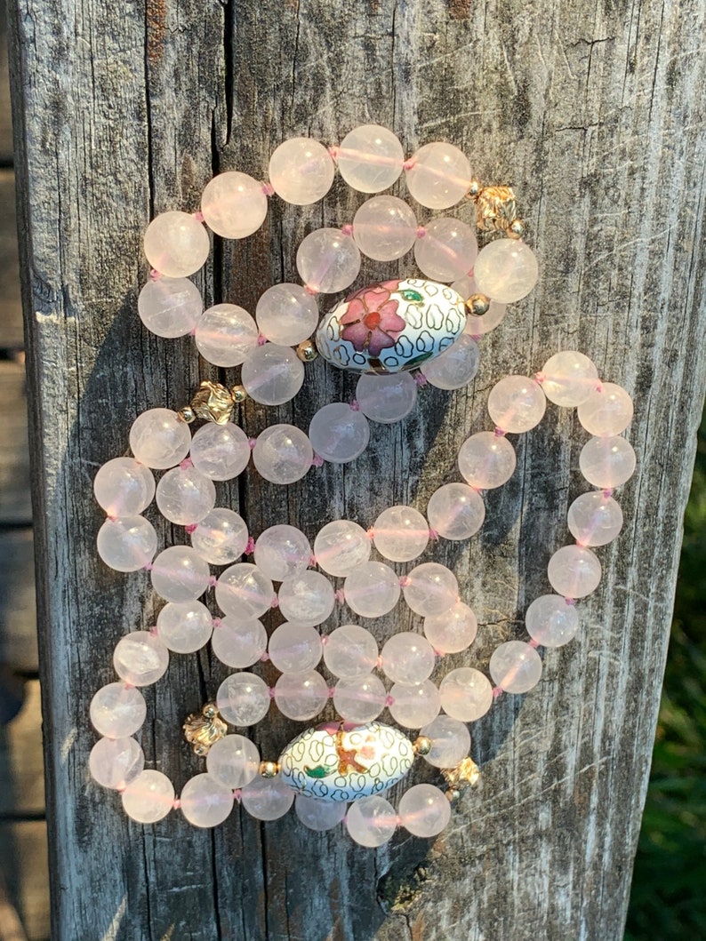 Amazing vintage rose quartz and cloisonn\u00e9 spring of gemstone beads and absolutely great condition these are a beautiful string of stones