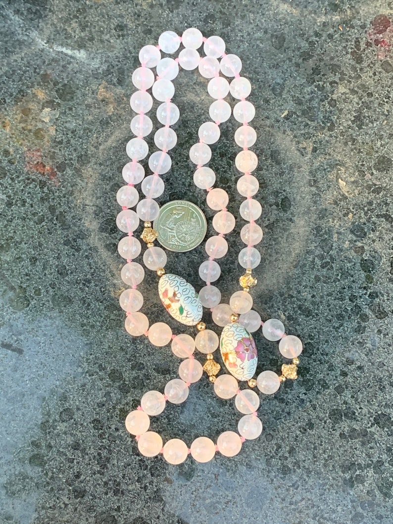 Amazing vintage rose quartz and cloisonn\u00e9 spring of gemstone beads and absolutely great condition these are a beautiful string of stones