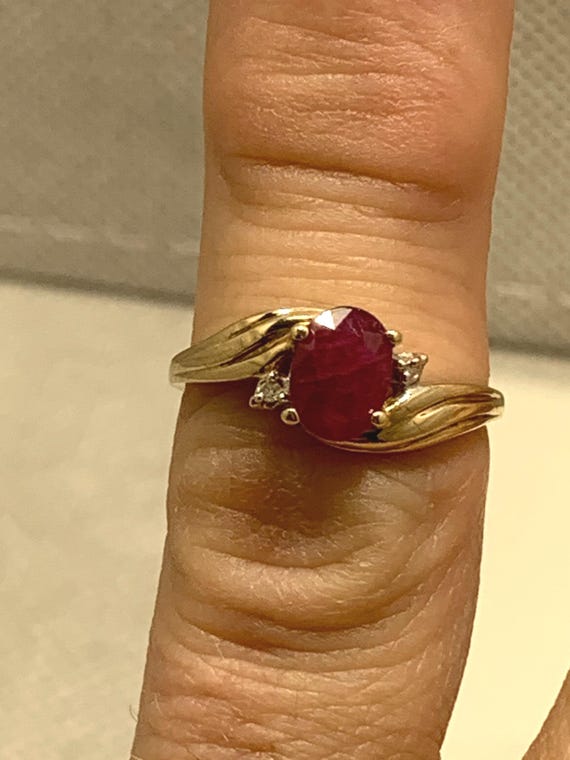 10 Karat Yellow Gold Ruby Ring with Diamond Accents - Size 6
