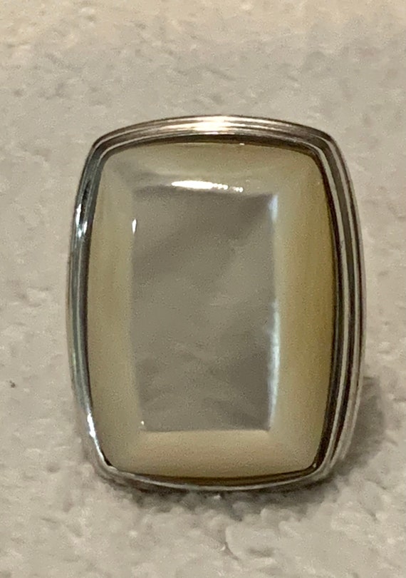 Amazing mother of pearl statement ring in a size 5