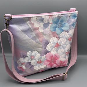 一推し 一点物 着物 帯 ハンドメイド リメイク 正絹 斜めがけショルダーバッグ 草花文 金糸 正絹 唐織