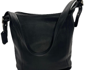 Bolso de hombro clásico tipo cubo de cuero negro vintage COACH 9930 con cordón ajustable/32