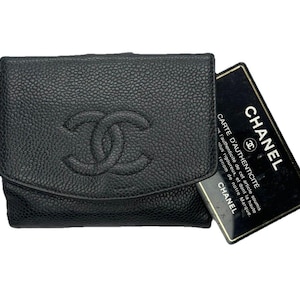 Cartera plegable CHANEL con logo CC en piel de becerro granulada, color negro, de diseñador/38 imagen 1
