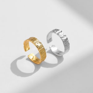 14K Gold Fold Ring: Simplicity in Nordic Minimalist Open Design with Tin Foil Texture