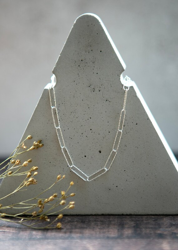 Rectangular chain outlet link necklace