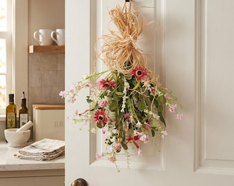 Lavender Daisy Door Swag, Spring Floral Hanging, Farmhouse Wreath Alternative, Entryway Decor 22”