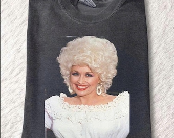 Vintage Dolly Parton Graphic Tee, Goddess of Pop Shirt, 90s Country Music Legend Shirt, Top Womenwear