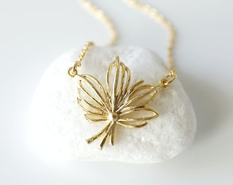 Dainty Gold Flower Pendant Necklace, Bridesmaid Gift, Birthday Gift,Layered Necklace, Flower Girl Necklace