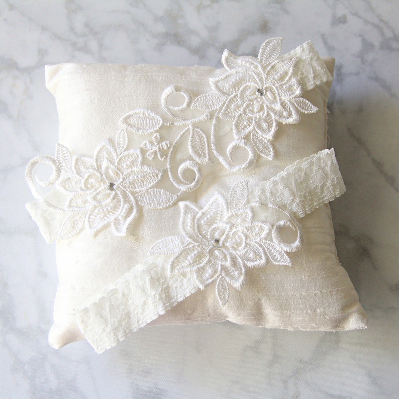 Bridal Wedding Garter-1826 White Wedding Garter Wedding Garter Set Ivory Beaded Flower Lace Wedding Garter,Ivory Lace Garter