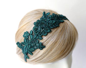 Hunter-groene kanten hoofdband: haaraccessoire met borduursel bruidsbal