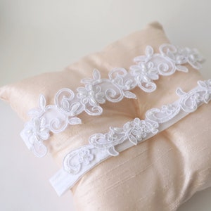 White Beaded Lace Wedding Garter Set, White Lace Garter Set, White Toss Garter, White Bridal Garter Belt / GT-21A image 4
