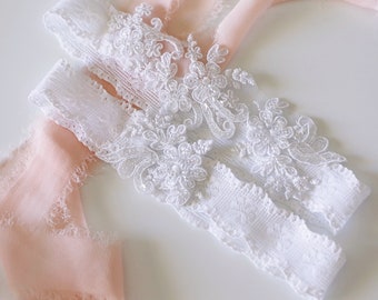 White Wedding Garter, White Embroidery Flower Garter Set Prom Garter Belt, Wedding Toss Garter