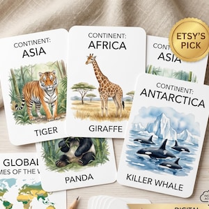 Puede incluir: Un conjunto de tarjetas educativas con ilustraciones de animales de diferentes continentes. Cada tarjeta muestra el continente y el animal, como un tigre de Asia y una jirafa de África. Las tarjetas son blancas con texto negro e ilustraciones coloridas.