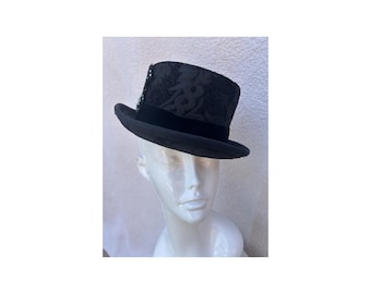 Black top hat