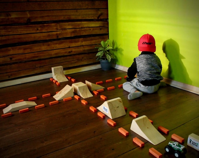 Hot Wheels Monster Truck Track, Wooden Toy Racing Set, The Best Christmas Gift for Kids 2026