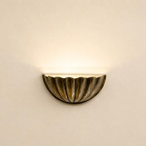 Kinkiet ścienny z mosiężną muszlą, ręcznie wykonany kinkiet w stylu mid-century modern, rzeźbiarska lampa sufitowa do sypialni, przedpokoju i salonu