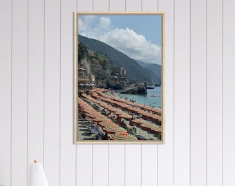 Strandparasols in Monterosso al Mare, Italië - ingelijste canvas muurkunst
