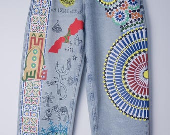 Marokkaans geïnspireerde handgeschilderde custom jeans, unieke handgemaakte denim streetwear
