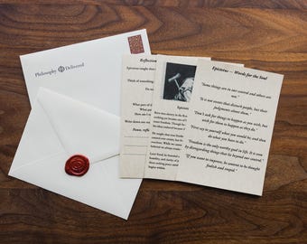 De filosofieset: met was verzegelde kaarten met Socrates, Marcus Aurelius, Epictetus en Augustinus