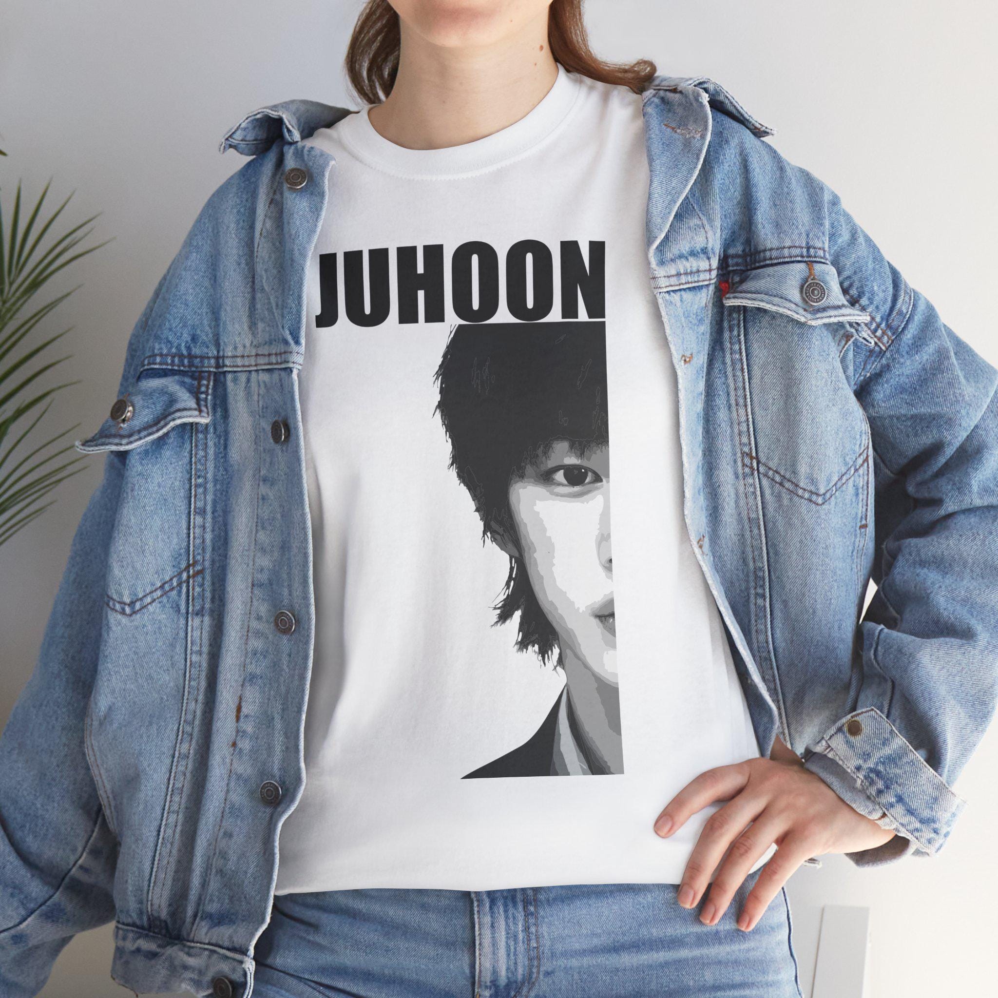 CORTIS PHOTO T-SHIRT JUHOON ジュフン　WS Juhoon Cortis Portrait Tee | Black White Half-face Photo Graphic