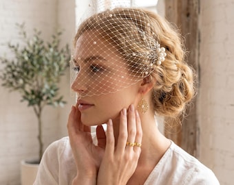 Boho Bridal Pearl Birdcage Veil, White Wedding Face Veil, Bridal Blusher Veil Headpiece, Short Vintage Net Veil Fascinator for Photo Shoot