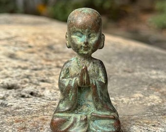 Estatua de pequeño monje de cobre - Pequeña estatua de Buda tibetano de latón, figura de meditación, decoración de altar espiritual