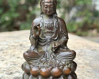 Copper guan yin Kwan Yin Bodhisattva Statue - Tibetan Guan Yin Bodhisattva Goddess of Compassion Spiritual Altar Decor  Quan Yin Statue