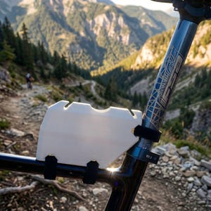 Aero Bike Storage Box | Minimalist Cycling Frame Bag, One-Handed Operation image 3