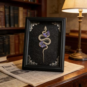 Echter Schlangen-Skelett-Schmetterlings-Rahmen | Ethische Knochenkunst, Dark Academia Dekor