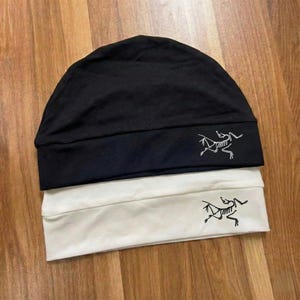 Arc'teryx Inspired Fossil Logo Printed Beanie - Minimalist Outdoor Skull Cap
