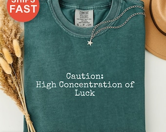Vorsicht: Hohe Konzentration des Glücks Shirt, lustiges St. Patrick's Day T-Shirt, irisches Humor Geschenk, grünes Klee T-shirt, glückliches Feiertagsoberteil, Vatigeschenk
