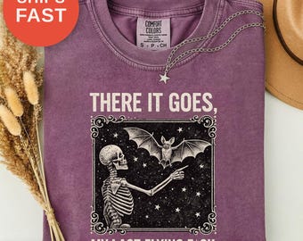 ゴシック調コウモリの骸骨シャツ、ダークユーモアのハロウィンTシャツ、コンフォートカラーズコットン