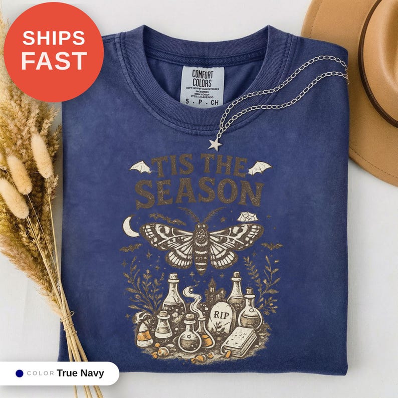 Camiseta vintage de Halloween con colores cómodos, Es la temporada, Camiseta preparándose, Camiseta de mujer, Esqueleto PNG, Estampado humorístico novedoso, Camiseta gráfica imagen 4