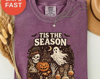 ヴィンテージ ハロウィン コンフォート カラーズ シャツ、季節到来、パンプキン ウィッチ グラフィック T シャツ、レディース シャツ、スケルトン PNG、ノベルティ ユーモア プリント