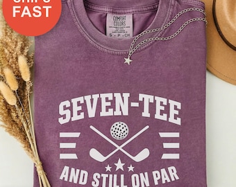 70歳の誕生日ゴルフシャツ、7ティーでパー、男性への70歳の誕生日プレゼント、コンフォートカラーズTシャツ、ゴルフ好きのお父さんシャツ、ノベルティユーモアプリント