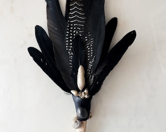 Autentica bacchetta rituale realizzata a mano con piume e conchiglie / Purificazione spirituale dell'aura / Strumento sacro