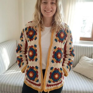 Schema all'uncinetto per cardigan quadrato della nonna / Giacca all'uncinetto con fiori retrò / Schema per maglione patchwork boho / PDF per principianti