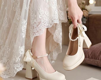 Zapatos de tacón Mary Jane de piel para bodas, zapatos de tacón de bloque con correa de perlas, zapatos de salón nupciales de punta redonda.