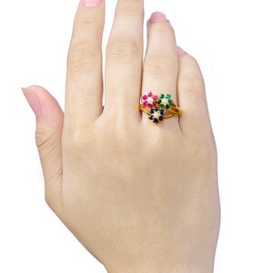 Anello Trinity con pietre preziose – Rubino, Smeraldo, Zaffiro, Perla – Argento sterling placcato oro immagine 2