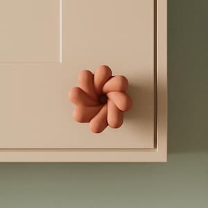 Pomello Spirale Organico, Maniglia Moderna a Fiore per Cassetto, Maniglia Scultorea per Mobile, Ferramenta Decorativa per Cassettiera