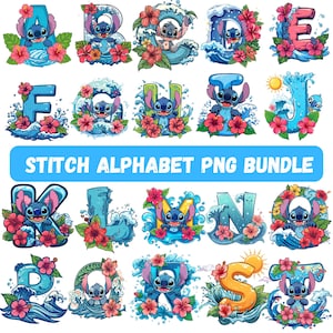 Op de afbeelding: Een verzameling kleurrijke alfabetletters, elk met het personage Stitch, omringd door golven en hibiscusbloemen. De letters zijn in verschillende blauwtinten, met rode en roze bloemaccenten. De tekst "STITCH ALPHABET PNG BUNDLE" is weergegeven.