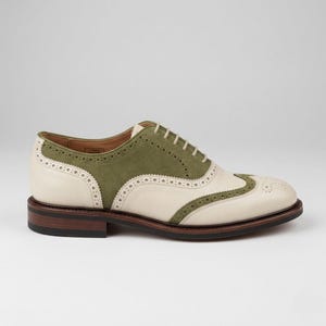 Two-Tone Wingtip Oxford Leather Dress Shoes – Vintage Brogue Lace-Up Footwear