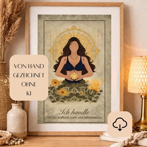 Puede incluir: Impresión artística enmarcada con una ilustración estilizada de una mujer con cabello castaño largo, que lleva una blusa azul y sostiene una flor dorada. La obra de arte incluye un mandala dorado y girasoles. El texto en la impresión dice "Ich handle" y "Von Hand Gezeichnet Ohne KI."
