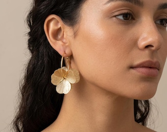 Créoles fleuries, boucles d'oreilles en or, grandes boucles d'oreilles florales, boucles d'oreilles bohèmes, cadeau pour elle, boucles d'oreilles en acier inoxydable, boucles d'oreilles pendantes