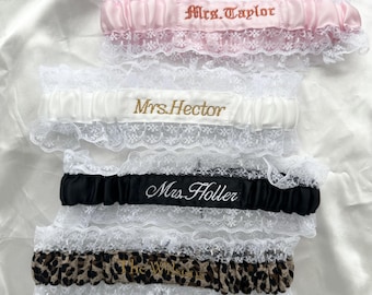 Personalized Wedding Garter, Custom Embroidered Bridal Garter, Lace Garter with Name, Something Blue, Bride Gift, Wedding Keepsake